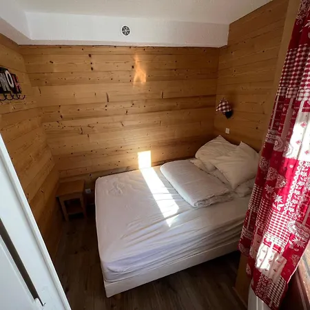 2 Pieces, Aux Pieds, 4 Pers, - Fr-1-314-291